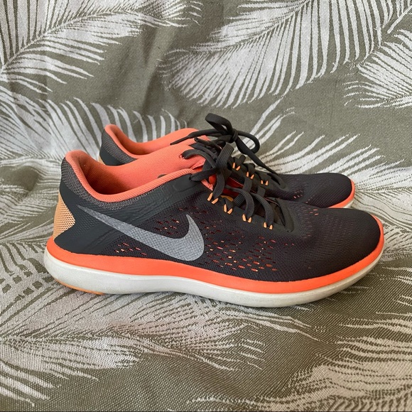 Nike Flex Run Women's Running Shoes - Picture 2 of 9